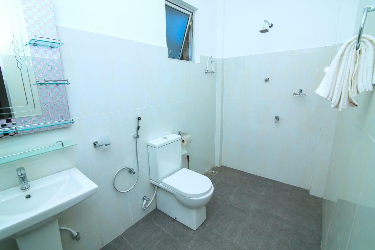 Hotel Sun Blue Trincomalee Dış mekan fotoğraf